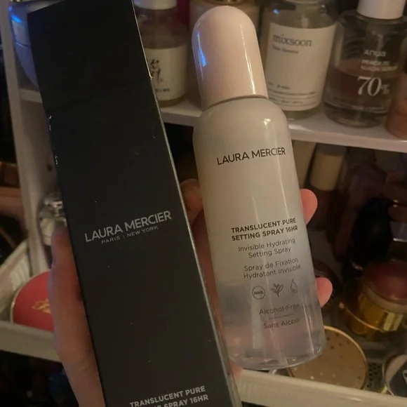 Laura Mercier Translucent Pure Setting Spray - Picture 2 of 8